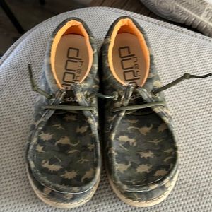 Boys dino/camo hey dudes